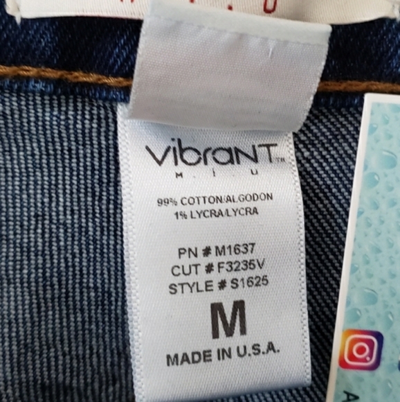 Vibrant She Bad Dark Denim Jeans Shorts - Picture 5 of 7